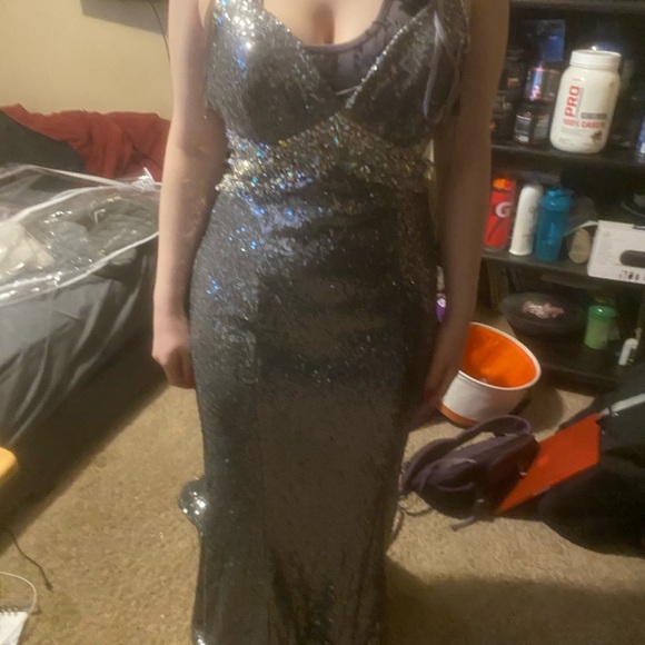 Beautiful prom dress - Picture 7 of 7